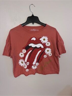 Women’s The Rolling Stones Graphic Tee with flowers size XS